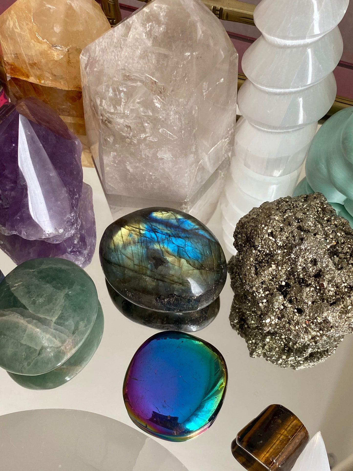 Rainbow Aura 🌈 - Flat Stone